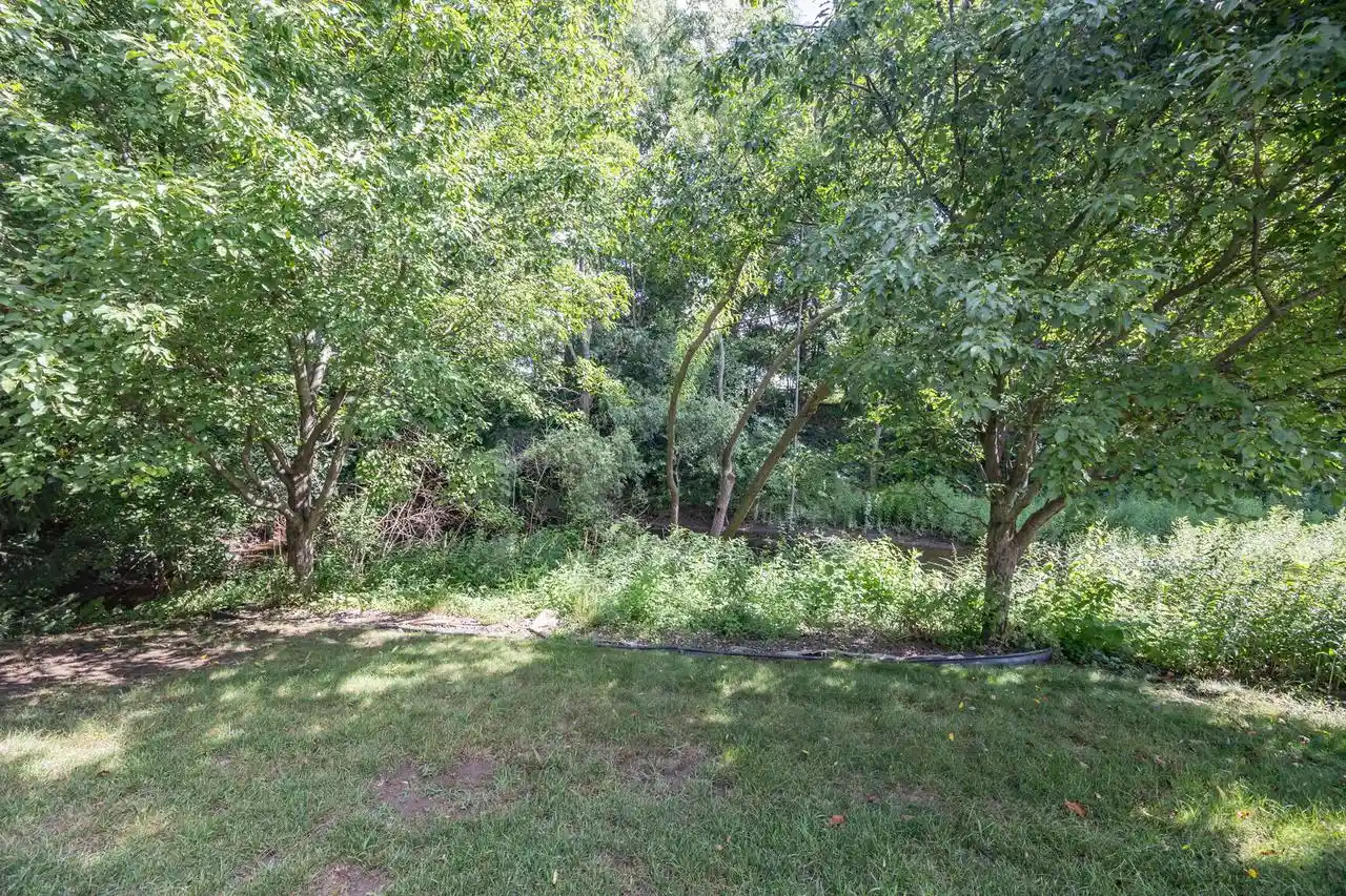5th image of N82w13392 Fond Du Lac Ave Ave, Menomonee Falls, WI 53051