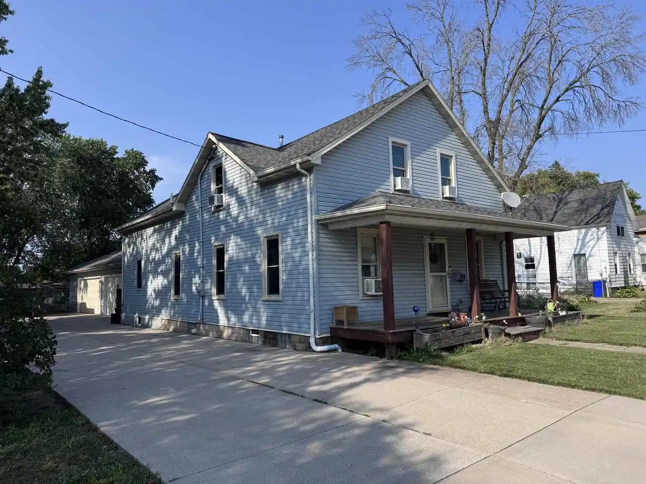 Photo 1 of Single family home for sale at 208 E Calumet Street Street, Appleton, WI 54915 | MLS# 50330330 | Listing updated on 2026-09-09