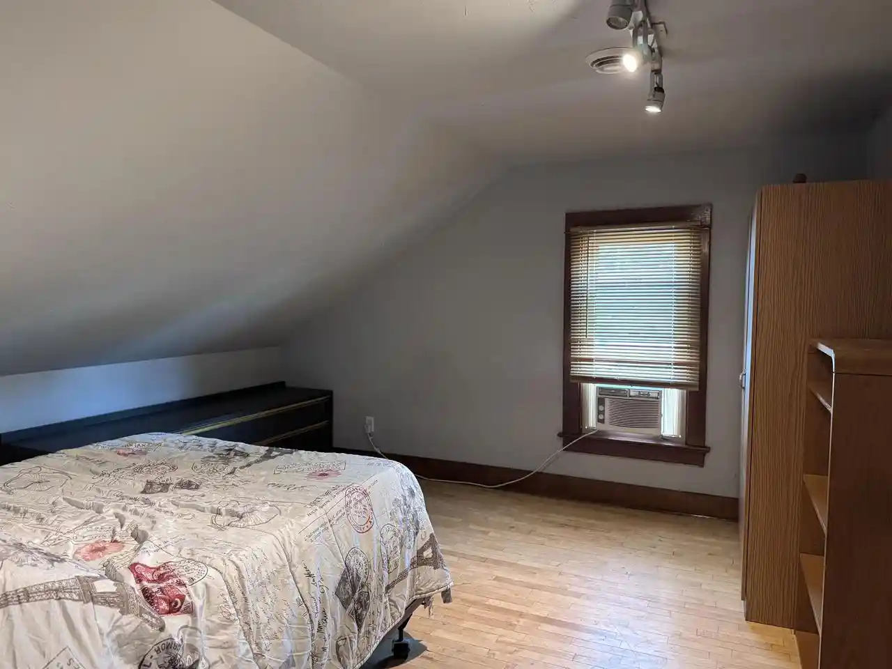 Photo 3 of Single family home for sale at 208 E Calumet Street Street, Appleton, WI 54915 | MLS# 50330330 | Listing updated on 2026-09-09