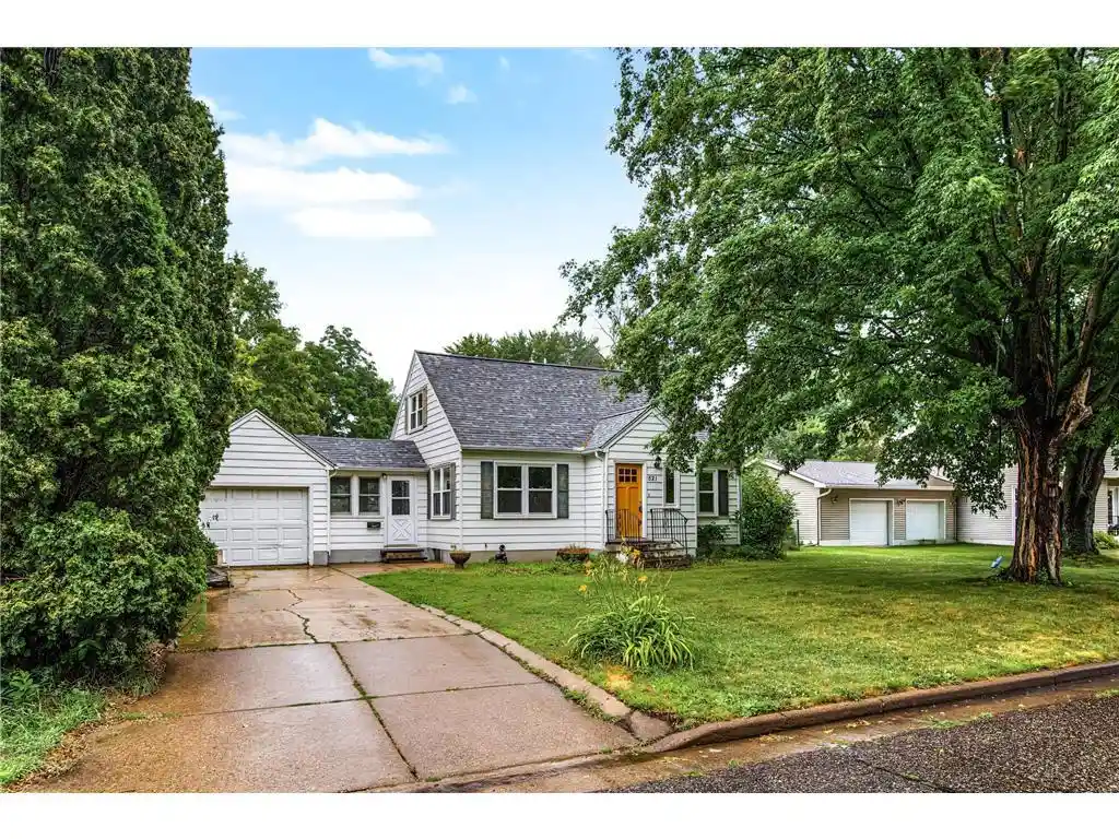 1st image of 521 E 3rd Street Street, New Richmond, WI 54017 | MLS# 7118720