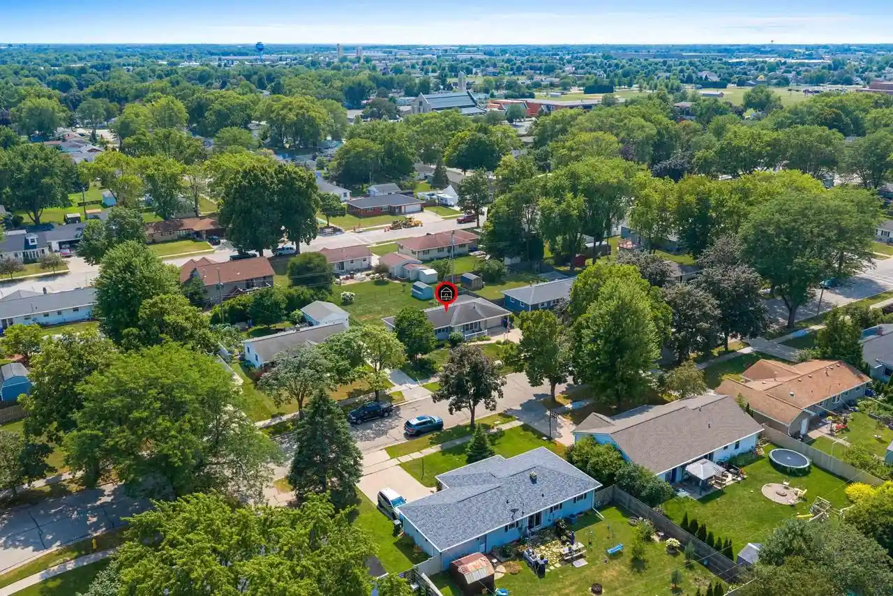 4th image of 1015 Estes Dr Dr, De Pere, WI 54115 | MLS# 50330322