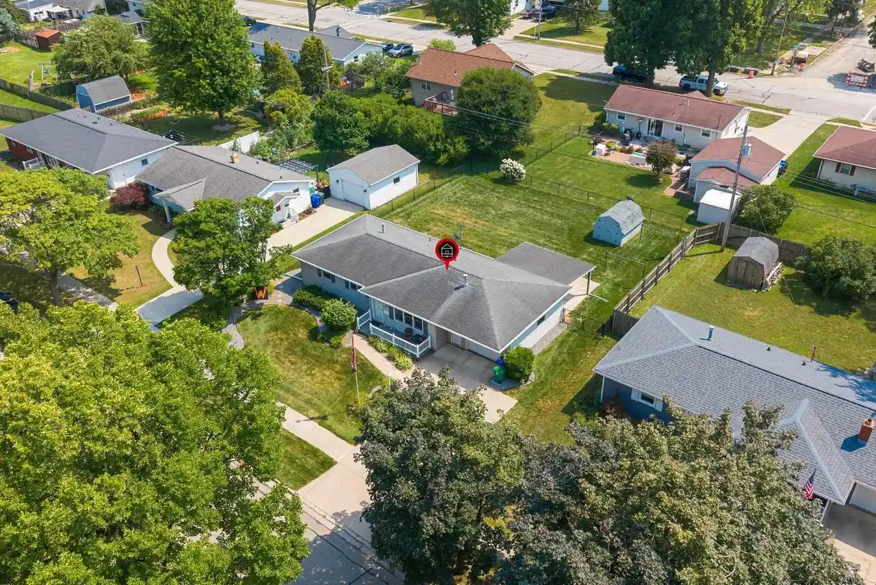 5th image of 1015 Estes Dr Dr, De Pere, WI 54115 | MLS# 50330322