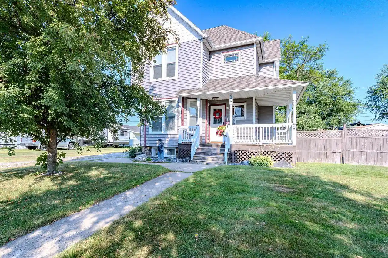 1st image of 606 S Vine Avenue Avenue, Marshfield, WI 54449 | MLS# 22603731
