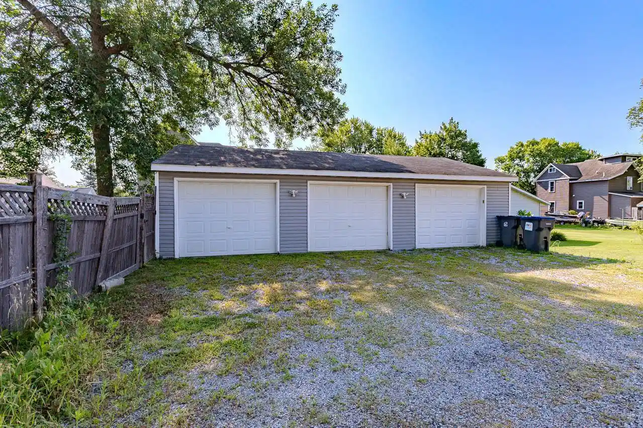 2nd image of 606 S Vine Avenue Avenue, Marshfield, WI 54449 | MLS# 22603731