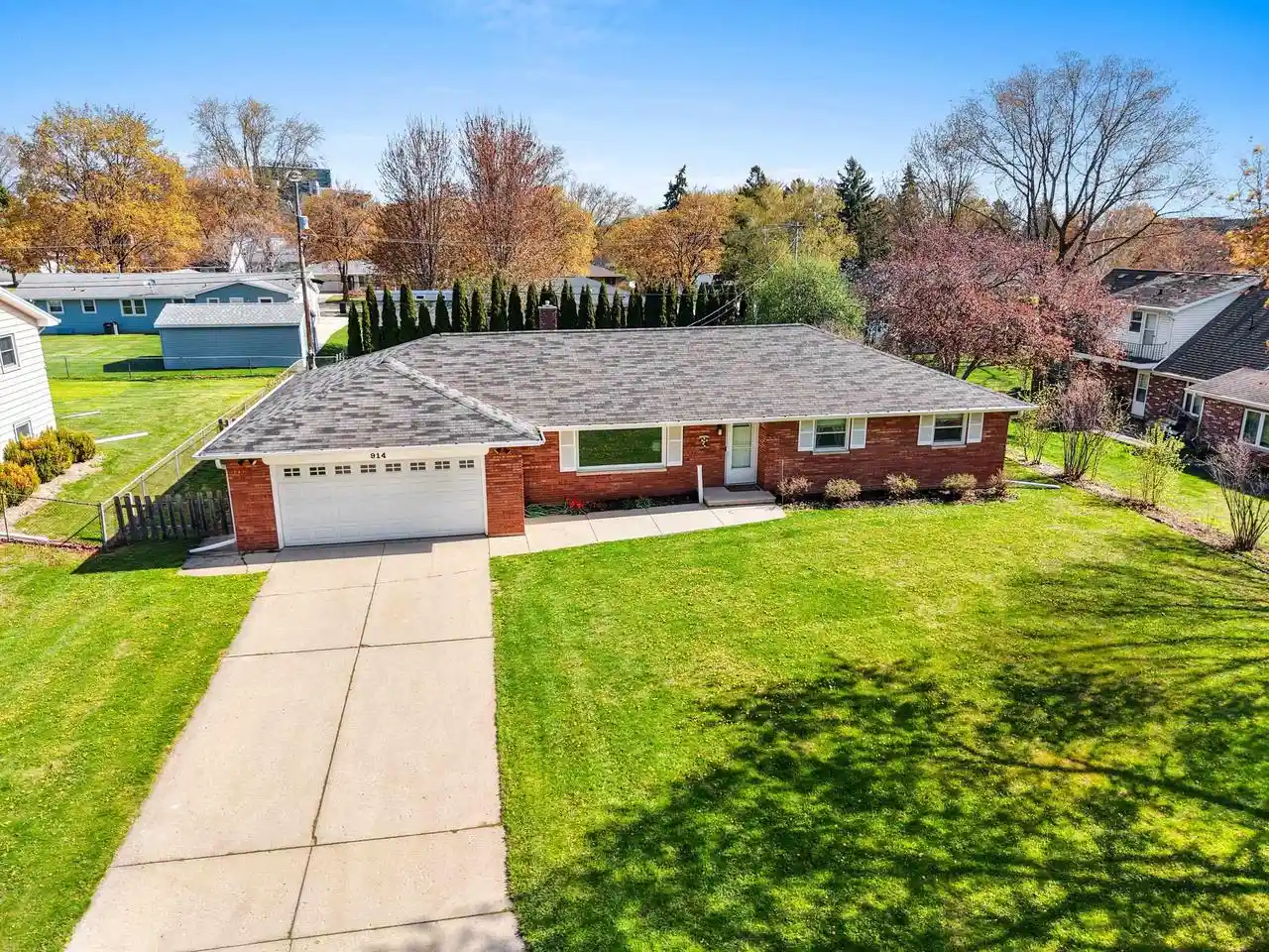 1st image of 914 Rasmussen Pl Pl, Green Bay, WI 54304 | MLS# 50330325