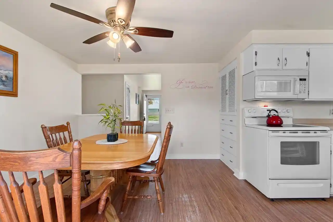 Photo 3 of Single family home for sale at 914 Rasmussen Pl Pl, Green Bay, WI 54304 | MLS# 50330325 | Listing updated on 2026-09-23