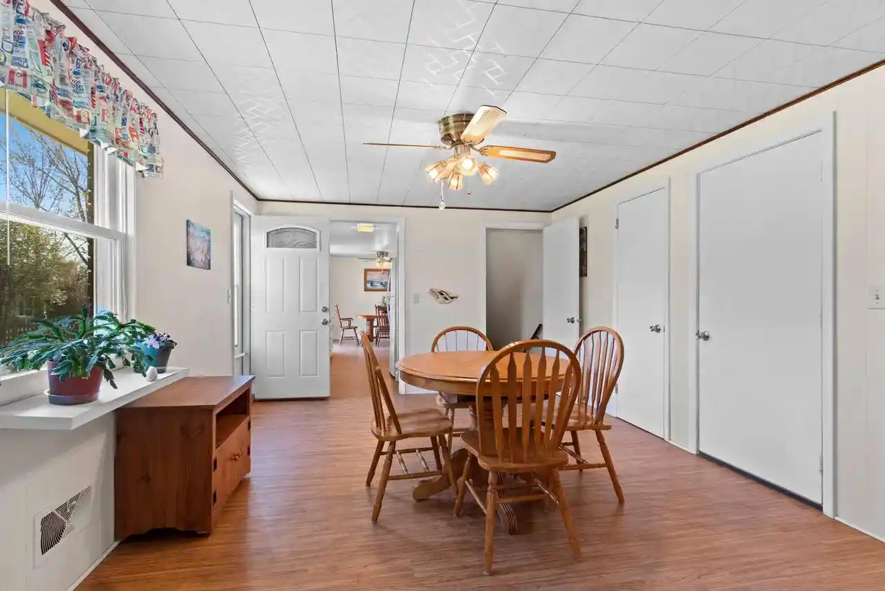 Photo 4 of Single family home for sale at 914 Rasmussen Pl Pl, Green Bay, WI 54304 | MLS# 50330325 | Listing updated on 2026-09-23