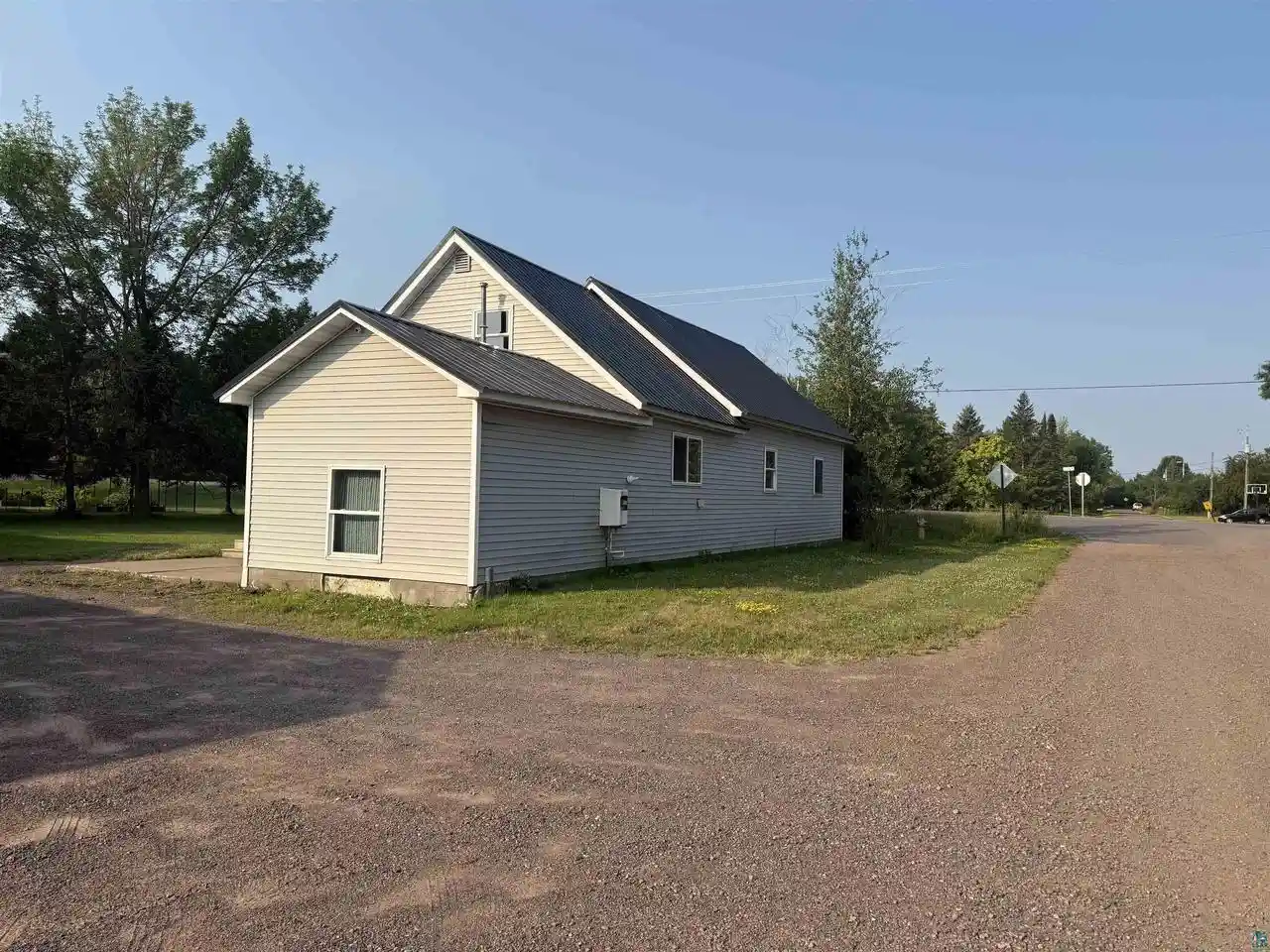 Photo 3 of Single family home for sale at 1800 Ellis Ave Ave, Ashland, WI 54806 | MLS# 6127135 | Listing updated on 2026-08-23