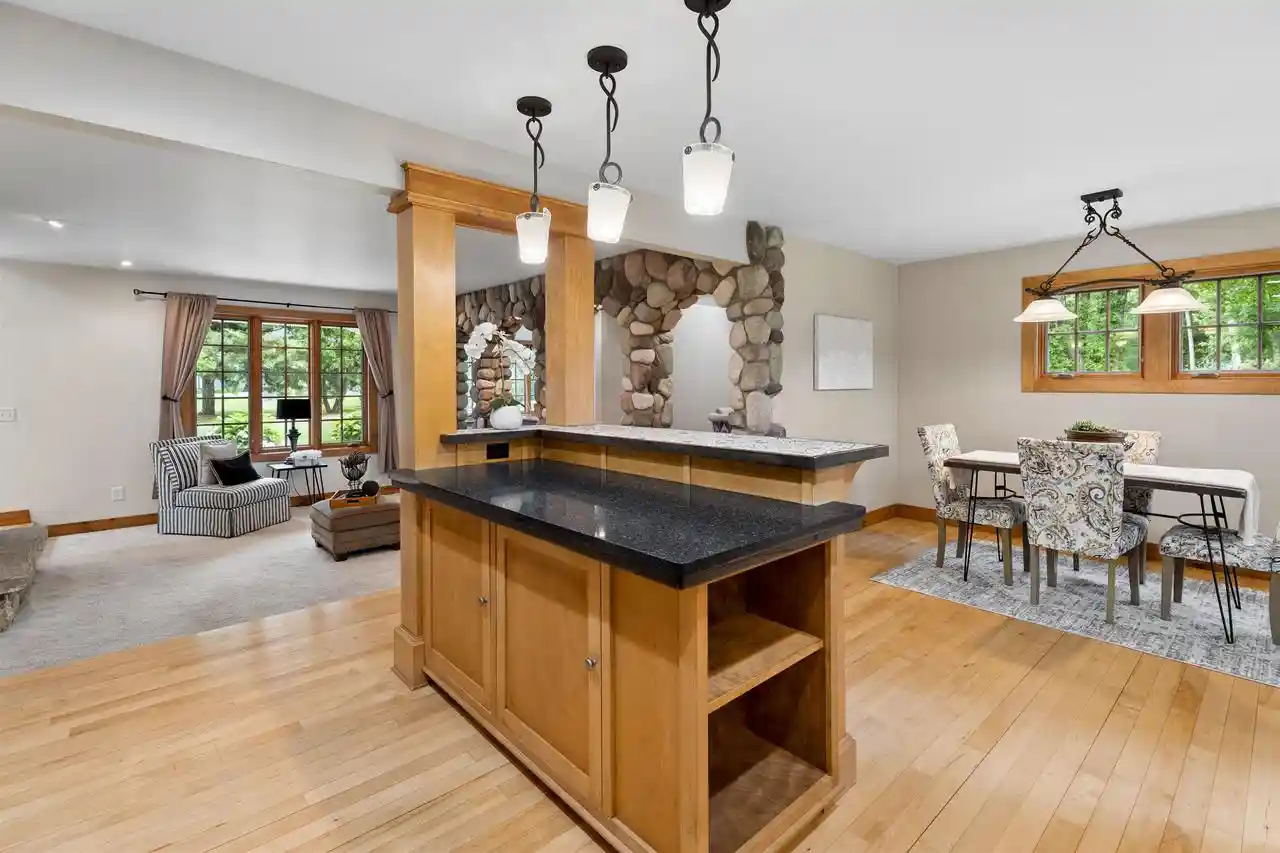 2nd image of 122 Poplar Court Court, Neenah, WI 54956 | MLS# 50330324