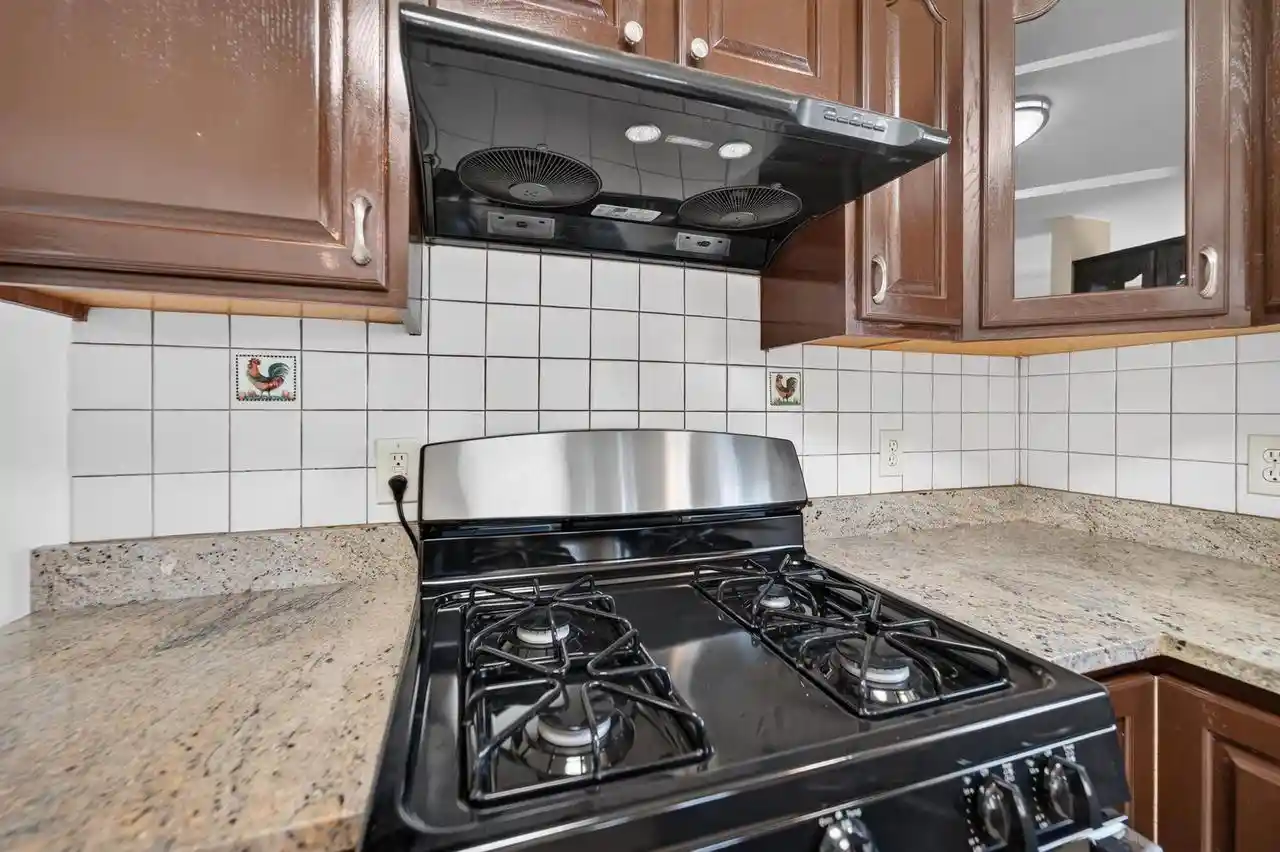 Photo 3 of Single family home for sale at 914 Eagle Crest Dr Dr, Madison, WI 53704 | MLS# 2029614 | Listing updated on 2026-09-01
