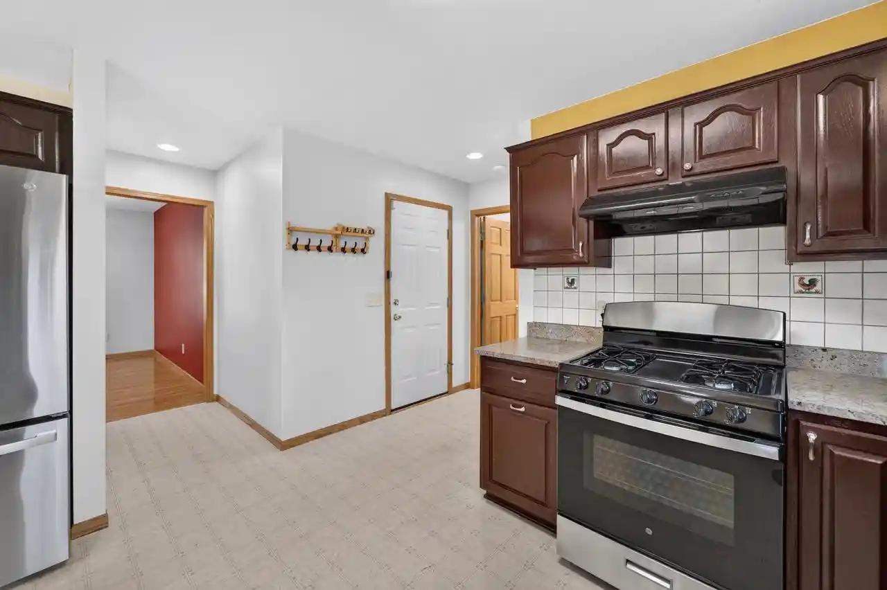 Photo 42 of Single family home for sale at 914 Eagle Crest Dr Dr, Madison, WI 53704 | MLS# 2029614 | Listing updated on 2026-09-25