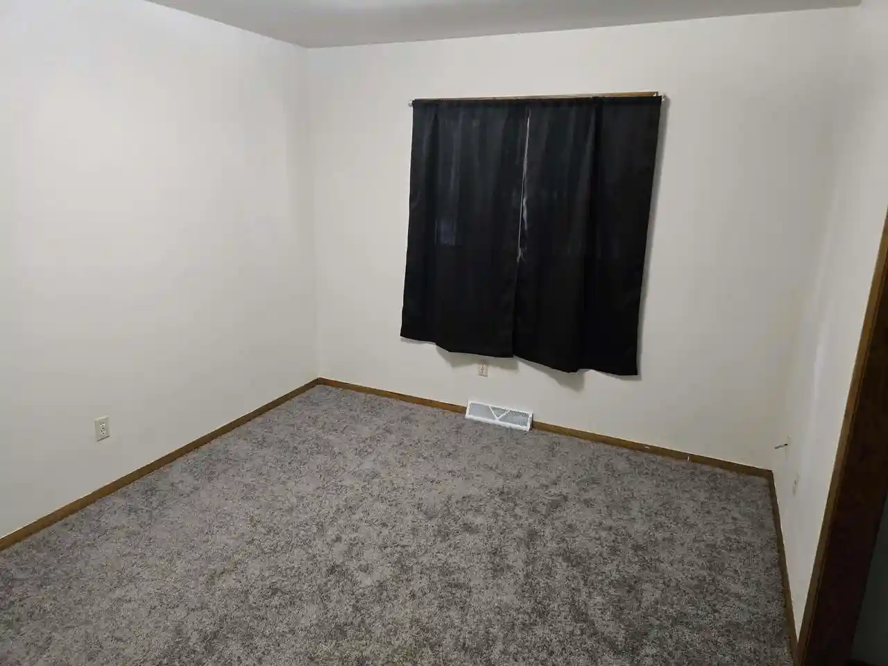 3rd image of 215 Center Street Street, North Fond Du Lac, WI 54937 | MLS# 50330320