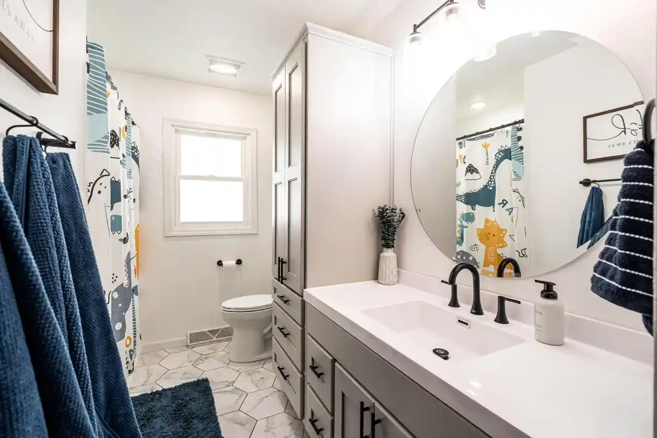 2nd image of 3615 W Barnard Avenue Avenue, Milwaukee, WI 53221 | MLS# 1974608