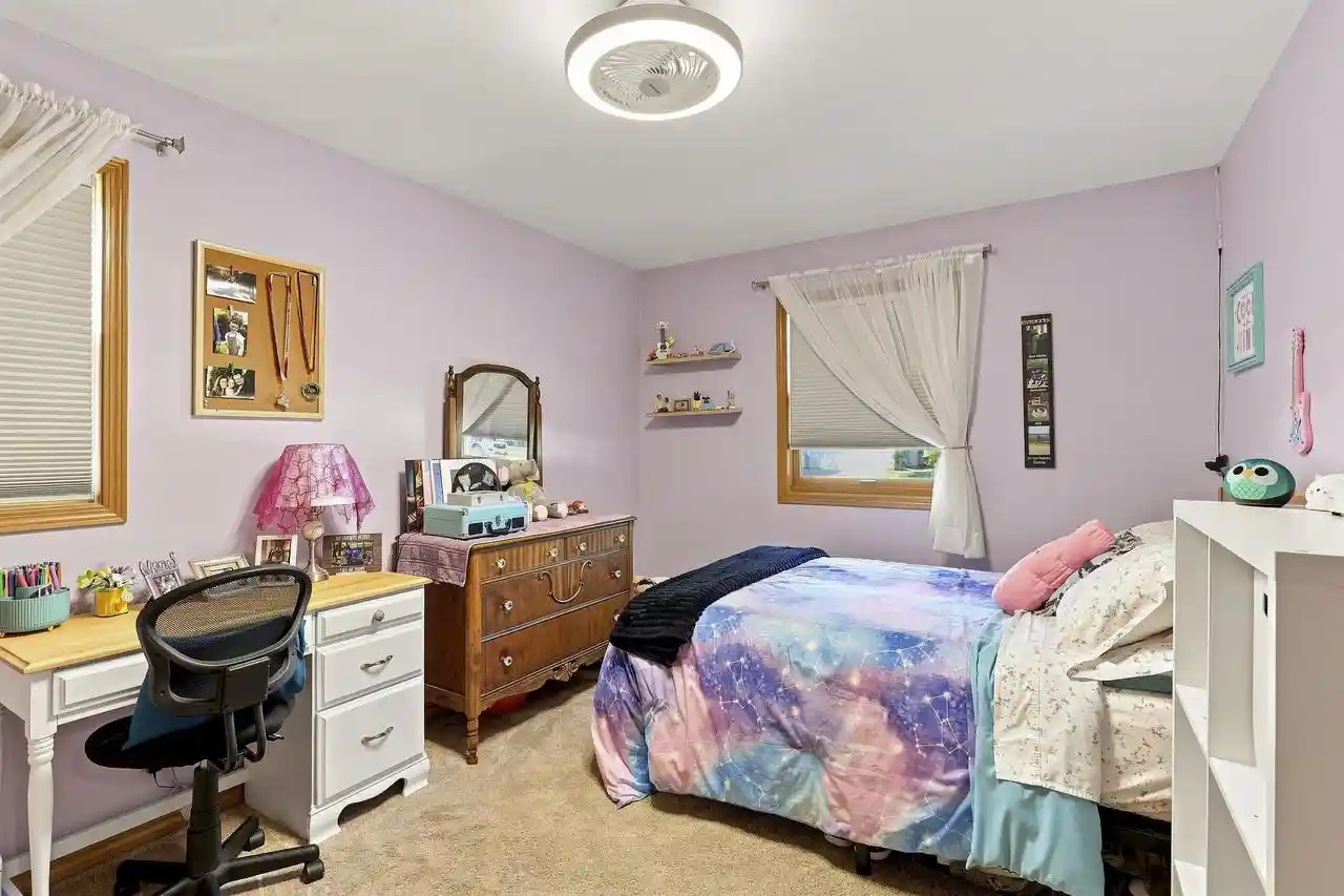 5th image of 815 Eckardt Court Court, Oshkosh, WI 54902 | MLS# 50330341