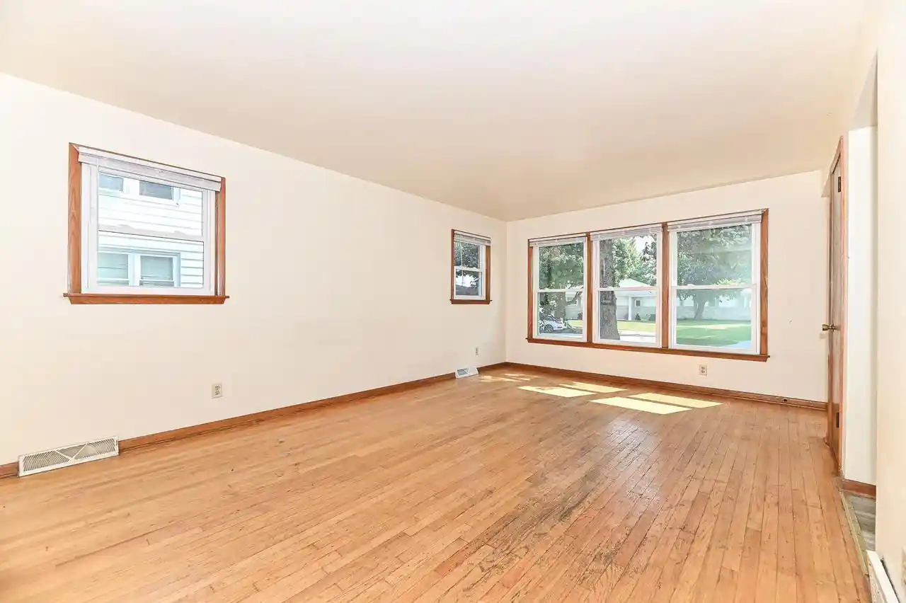 2nd image of 1728 Cleveland Ave Ave, Racine, WI 53405