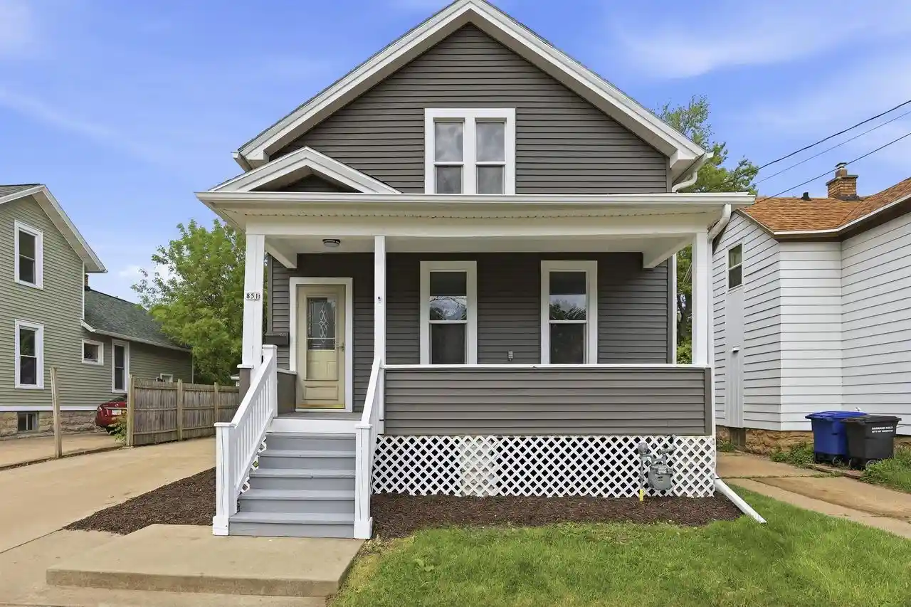 1st image of 851 Franklin Street Street, Oshkosh, WI 54901 | MLS# 50330358