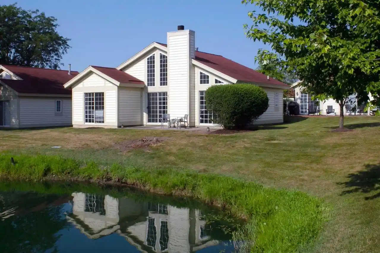 Listing Photo 4 - Condo for sale in building located at 1773 Cottage Dr Dr, Lake Geneva, WI 53147 - Unit #7-10