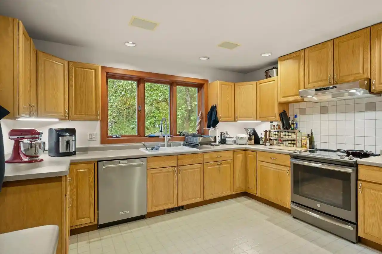 2nd image of 6760 Sunset Dr Dr, Verona, WI 53593 | MLS# 2029640