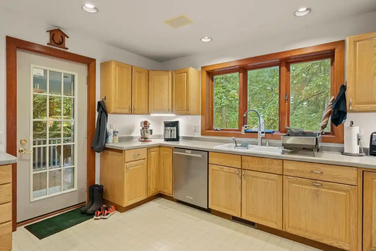 4th image of 6760 Sunset Dr Dr, Verona, WI 53593 | MLS# 2029640