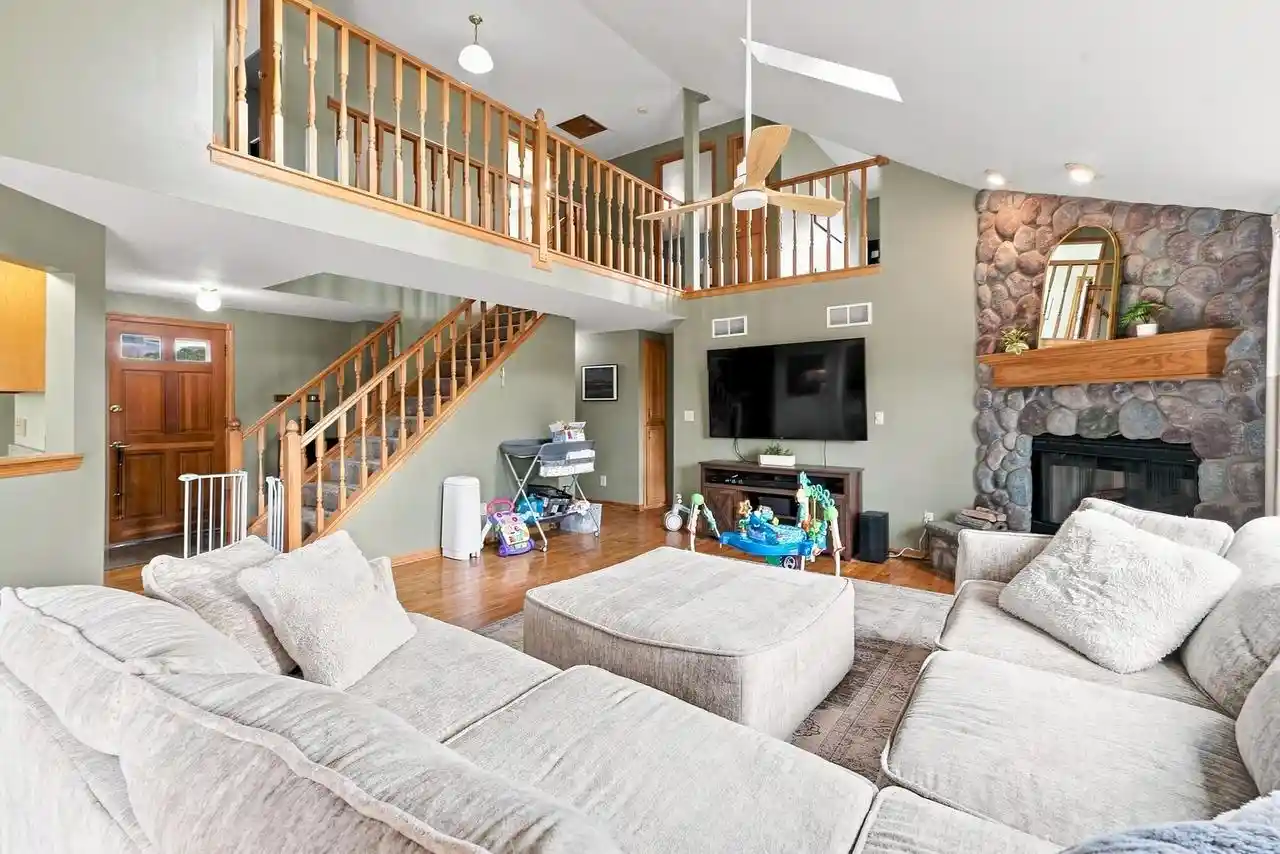 4th image of 3725 S Joseph Street Street, New Berlin, WI 53151 | MLS# 1974637