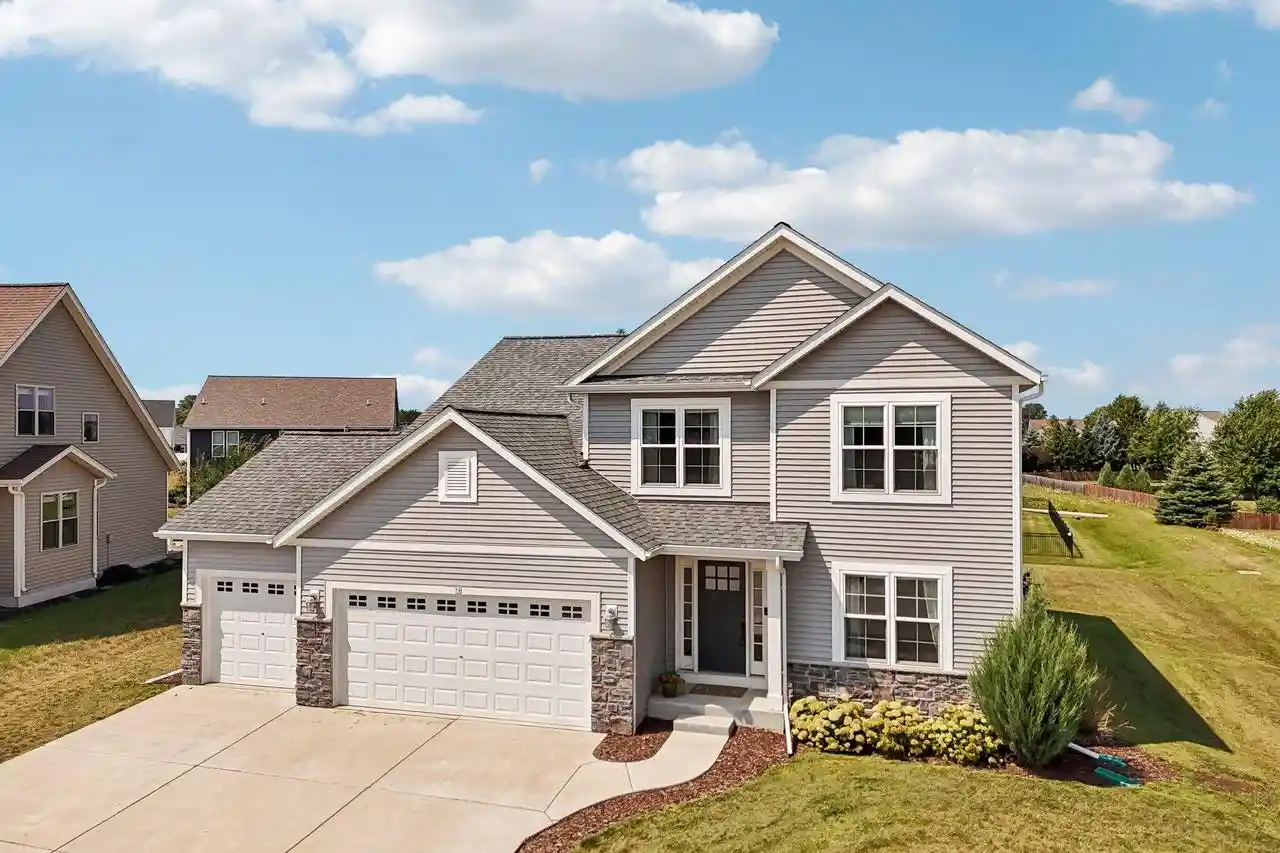 1st image of 74 Weston Ridge Road Road, Oconomowoc, WI 53066 | MLS# 1974642