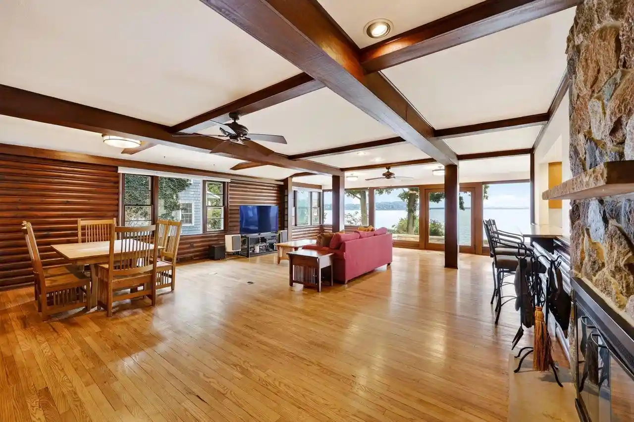 Photo 3 of Single family home for sale at 405 Woodward Dr, Madison, WI 53704 | MLS# 2029658 | Listing updated on 2026-09-09