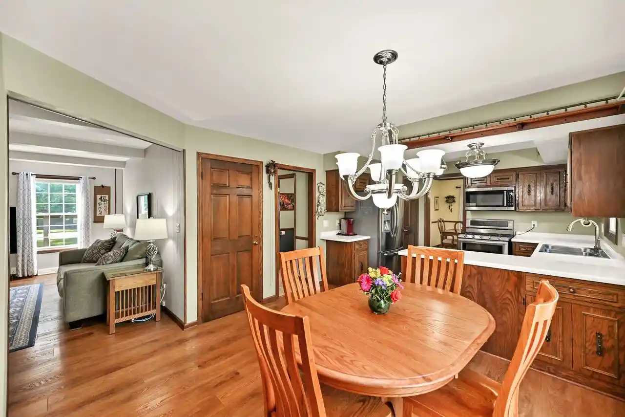 2nd image of 21330 Cambridge Circle Circle #Lower, Brookfield, WI 53005 | MLS# 1974655