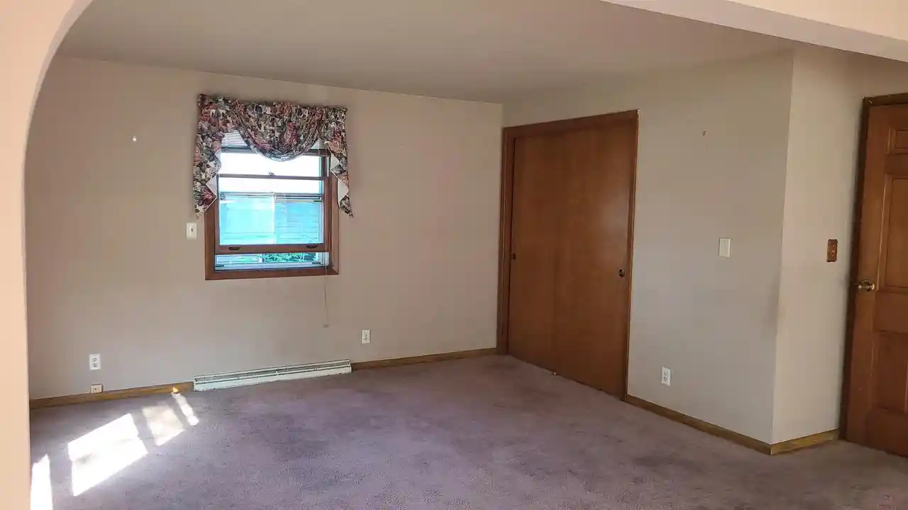 Photo 3 of Single family home for sale at 2410 Lina Lane Lane, Green Bay, WI 54304 | MLS# 50330369 | Listing updated on 2026-09-22