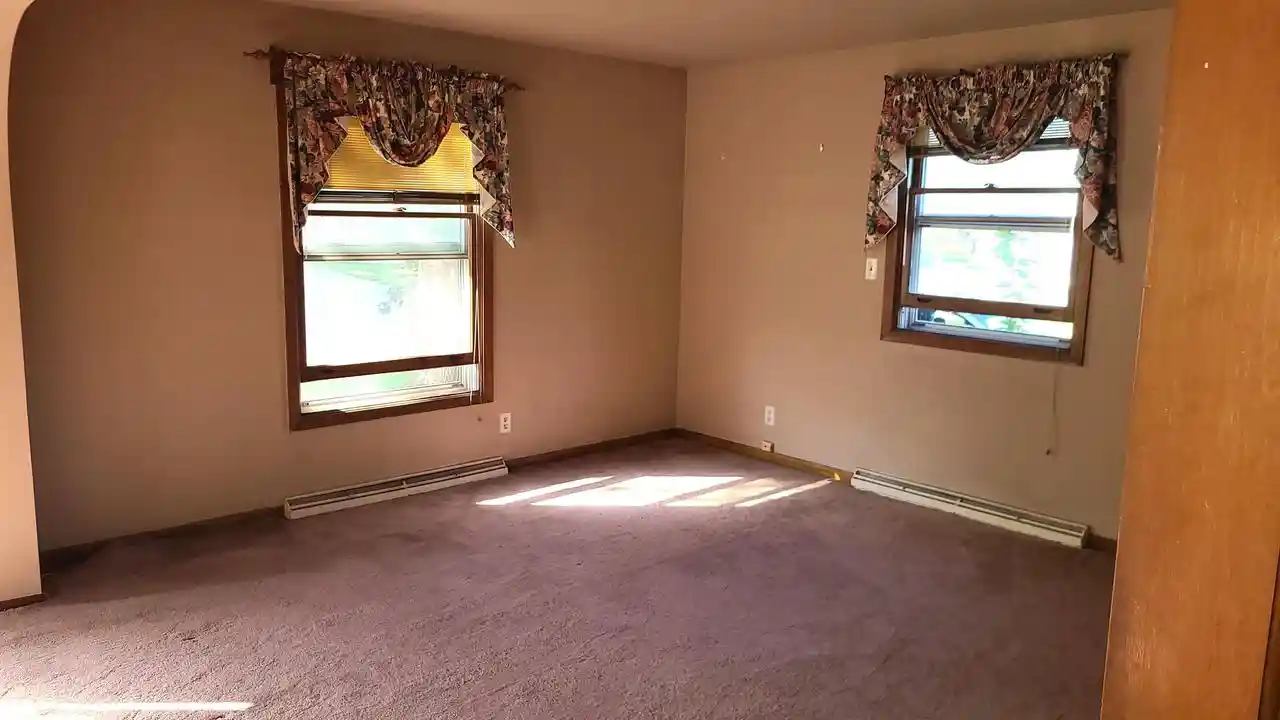 Photo 4 of Single family home for sale at 2410 Lina Lane Lane, Green Bay, WI 54304 | MLS# 50330369 | Listing updated on 2026-09-22