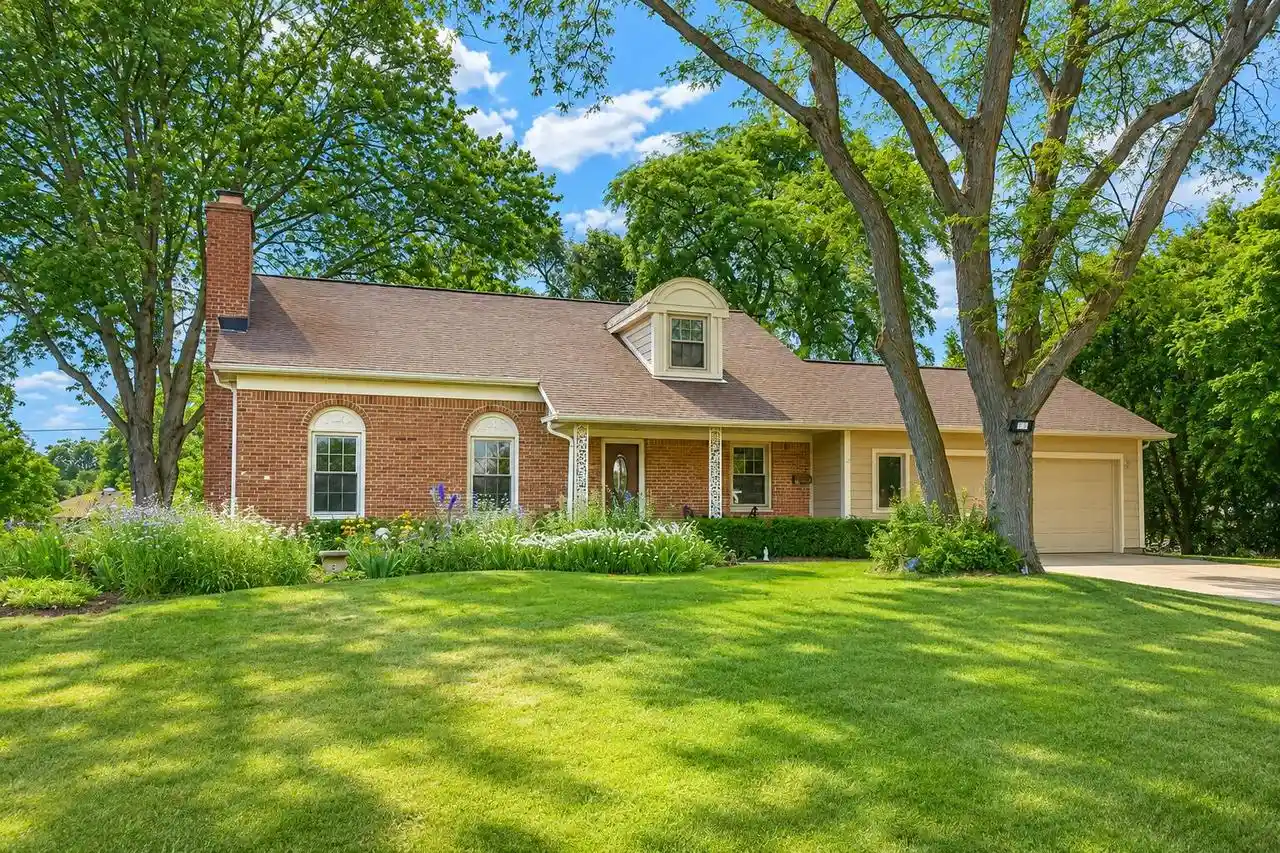 1st image of 427 Susan Lane Lane, Thiensville, WI 53092 | MLS# 1974665