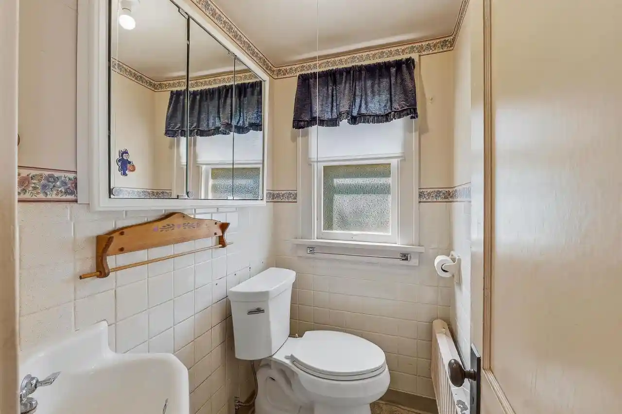 2nd image of 406 York Street Street, Beaver Dam, WI 53916 | MLS# 2029665