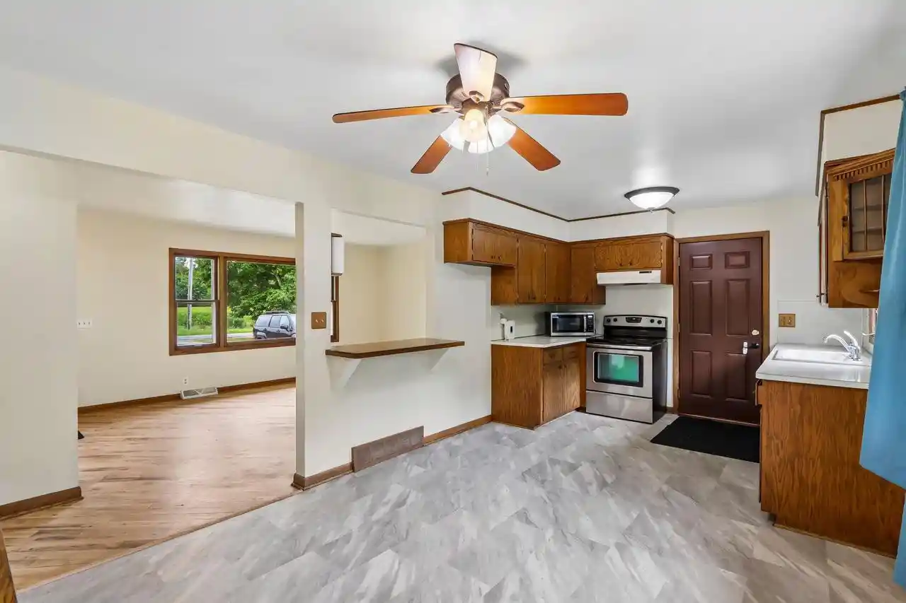 5th image of N5360 Bakertown Dr Dr, Sullivan, WI 53178 | MLS# 1974673
