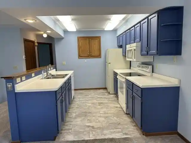 4th image of 424 S Lexington Parkway Parkway, Deforest, WI 53532 | MLS# 2029672