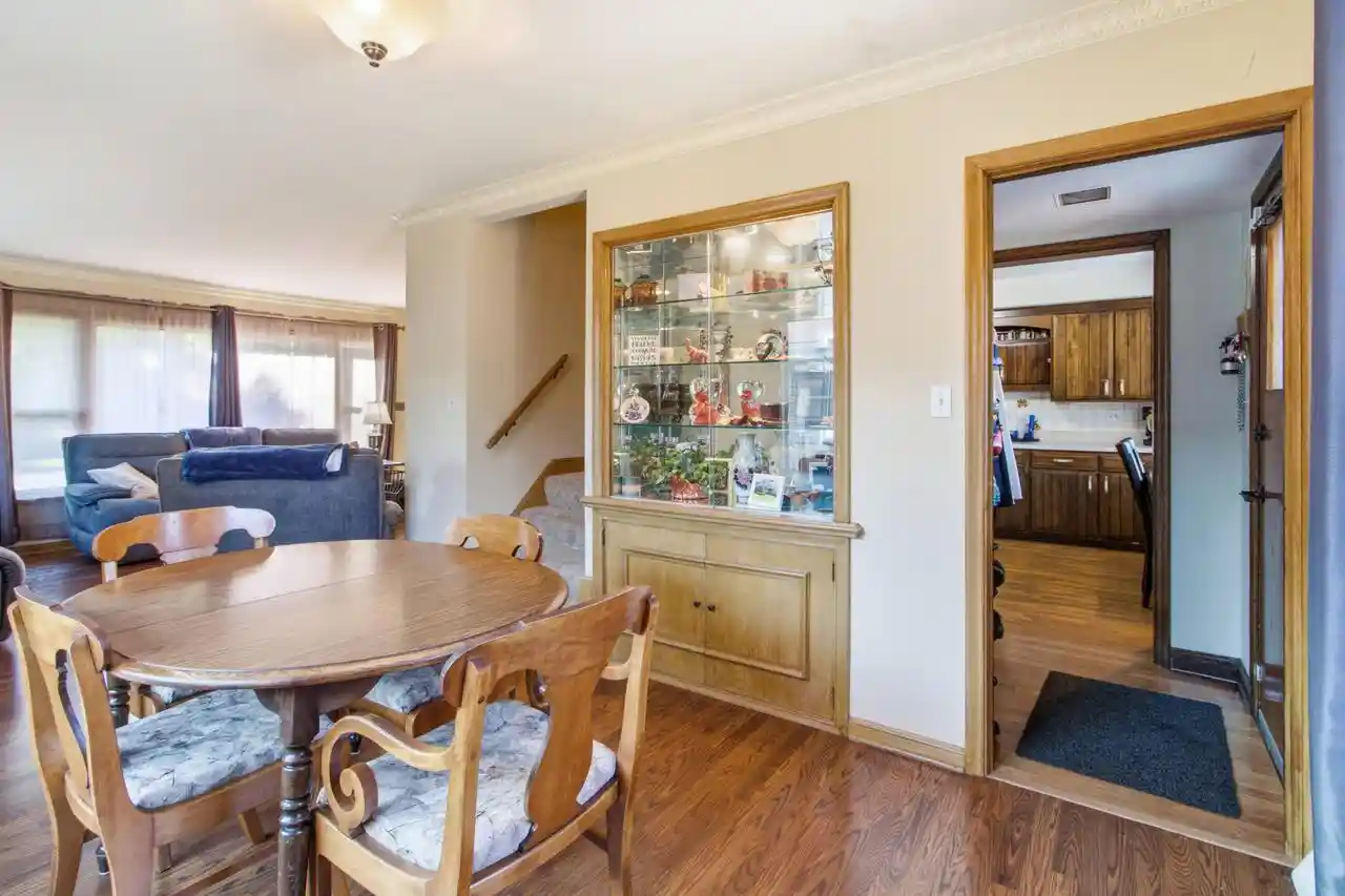 3rd image of 10727 W Grantosa Dr Dr, Milwaukee, WI 53222 | MLS# 1974672