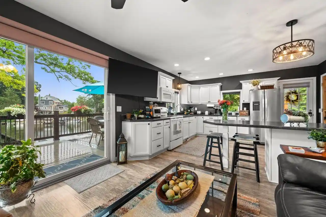 2nd image of W352n5282 Lake Dr Dr, Oconomowoc, WI 53066 | MLS# 1974677