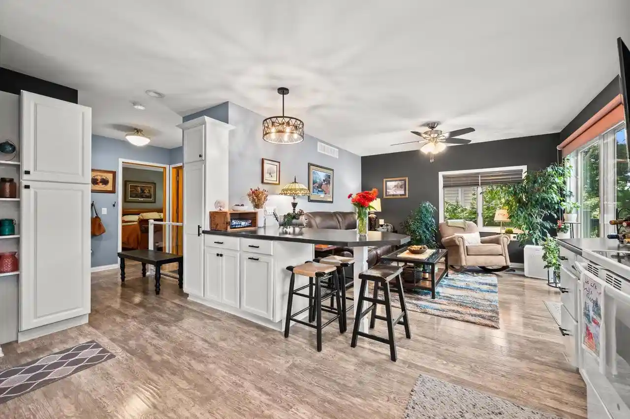 3rd image of W352N5282 Lake Dr Dr, Oconomowoc, WI 53066 | MLS# 1974677