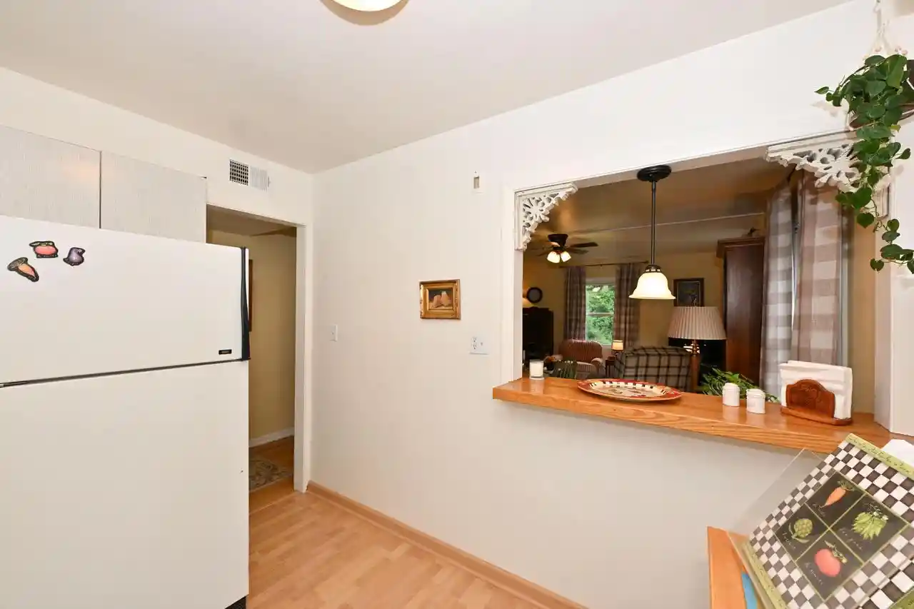 2nd image of 1323 E Randolph Ct Ct, Milwaukee, WI 53212