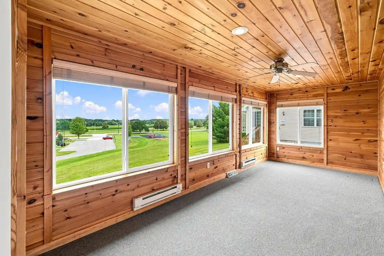 Listing Photo 4 - Condo for sale in building located at 118 Smt Ct Ct, Columbus, WI 53925