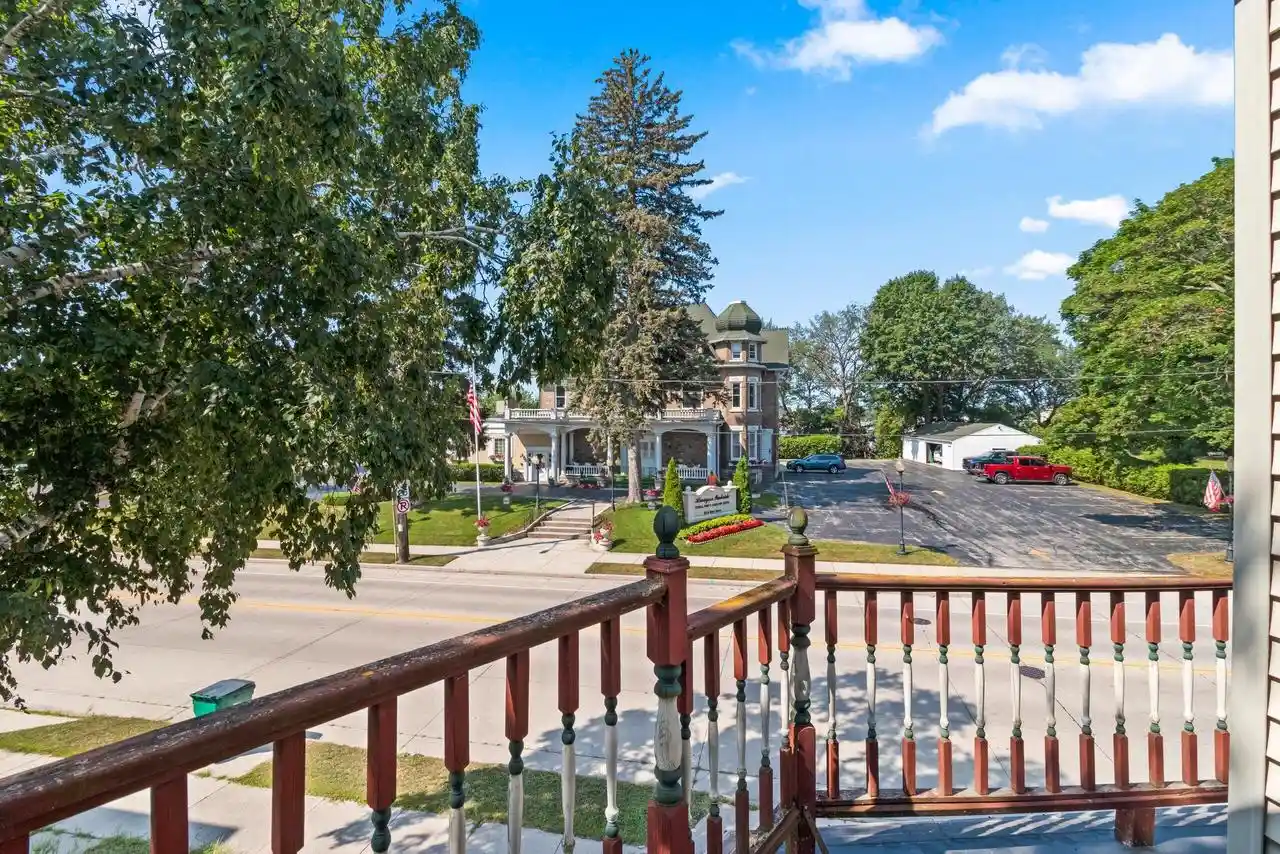 5th image of 635 N Water Street Street, Manitowoc, WI 54220 | MLS# 1974718