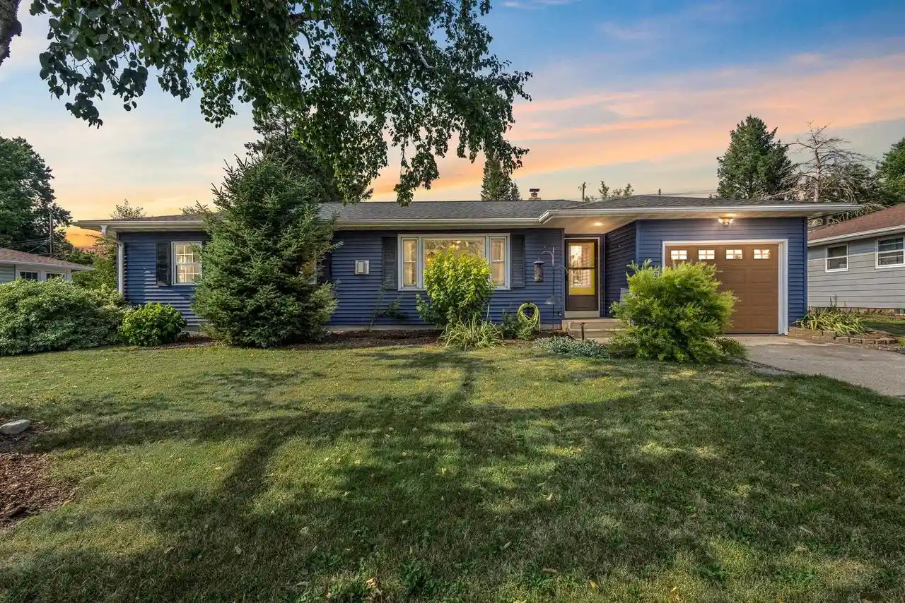 1st image of 4210 Sunnyside Crescent Crescent, Madison, WI 53704 | MLS# 2029706