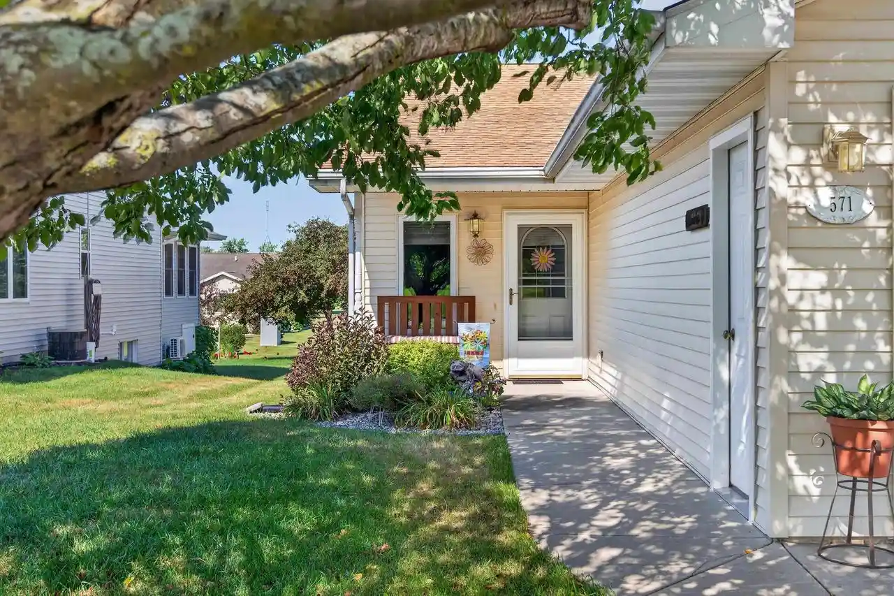 1st image of 571 N Wisconsin Street Street, Berlin, WI 54923 | MLS# 2029707