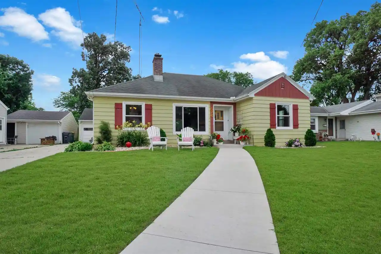 1st image of 576 Drury Pl Pl, Fond Du Lac, WI 54935 | MLS# 50330393