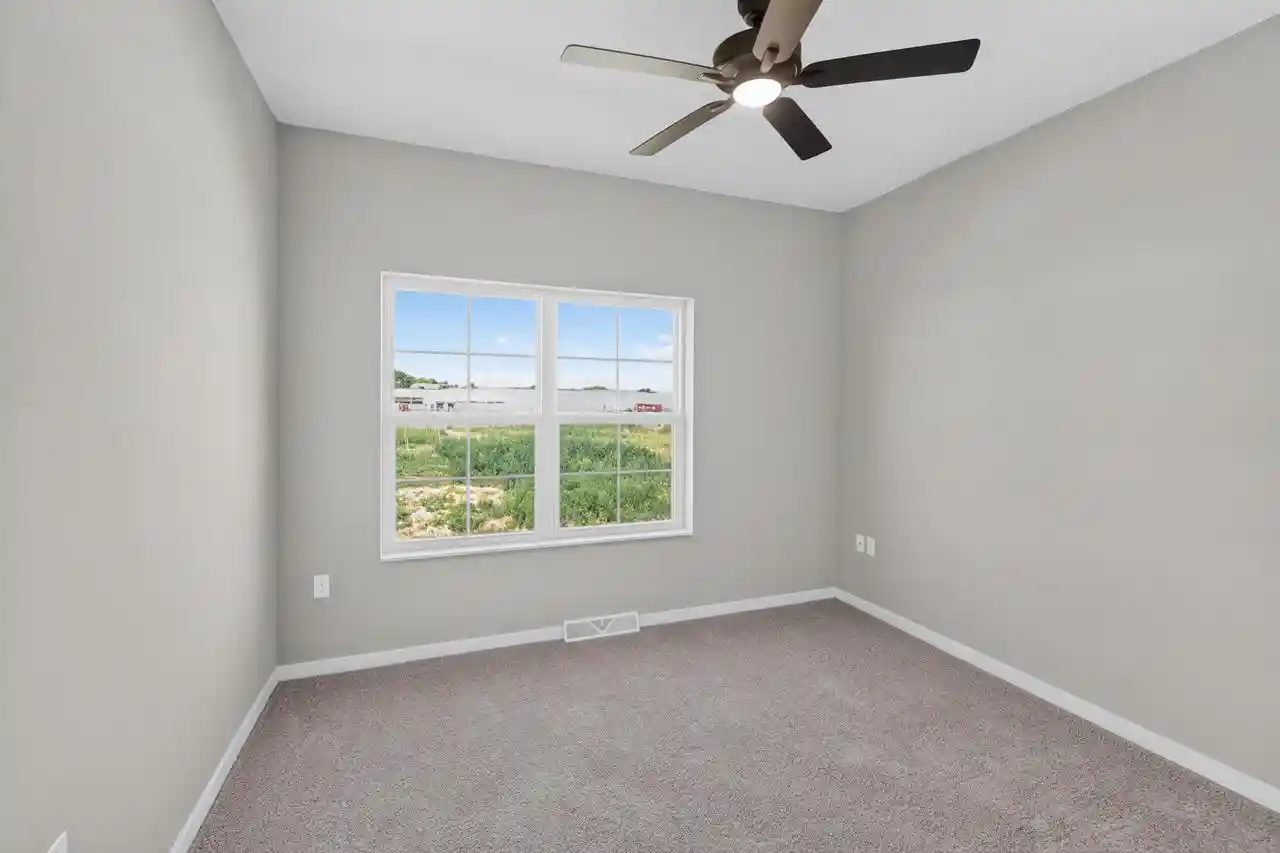 4th image of 1675 Reigle Dr Dr #5, Kewaskum, WI 53040 | MLS# 1974756