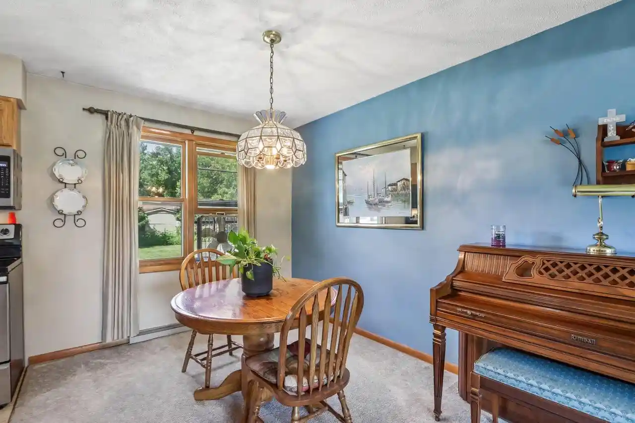 2nd image of 1005 Sumac Dr Dr, Janesville, WI 53545 | MLS# 1974759
