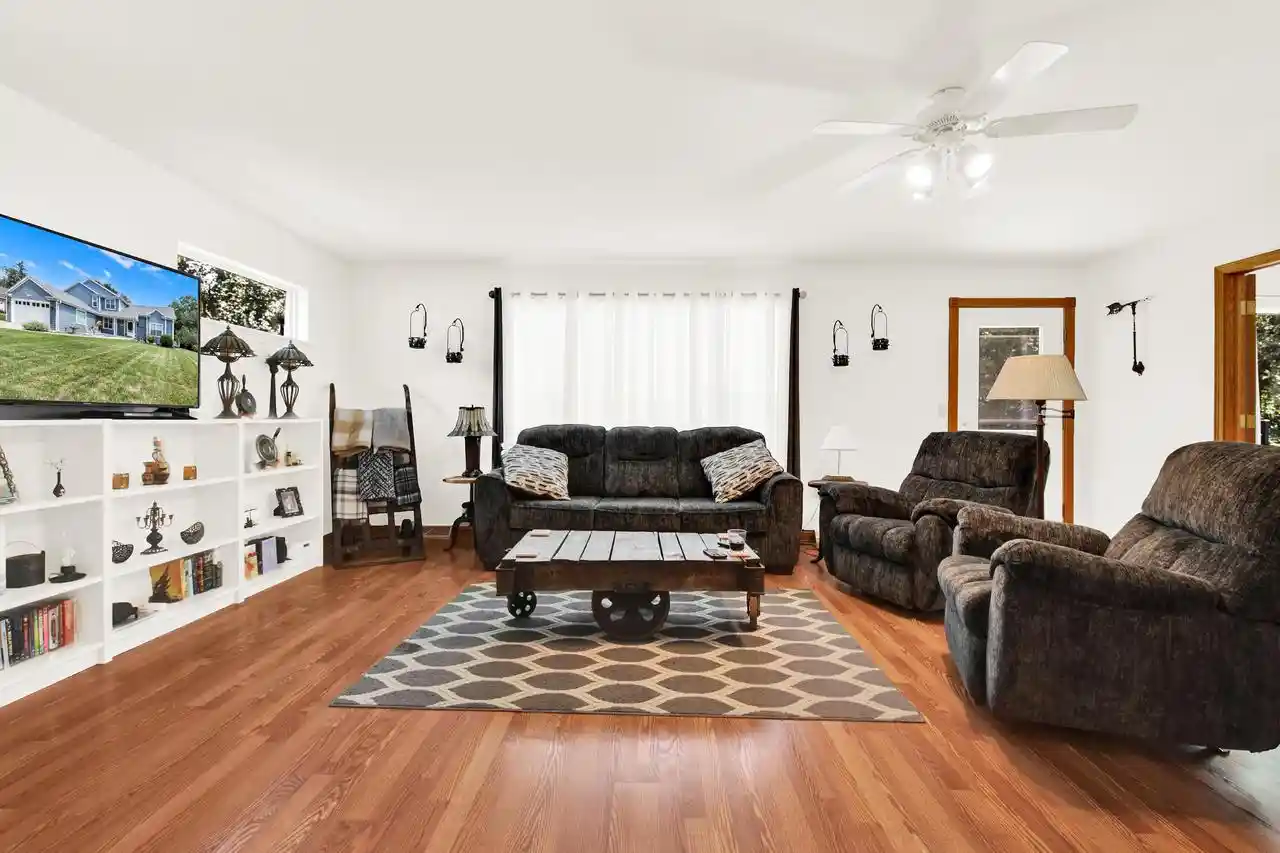 3rd image of W204S8194 Pasadena Dr Dr, Muskego, WI 53150 | MLS# 1974760