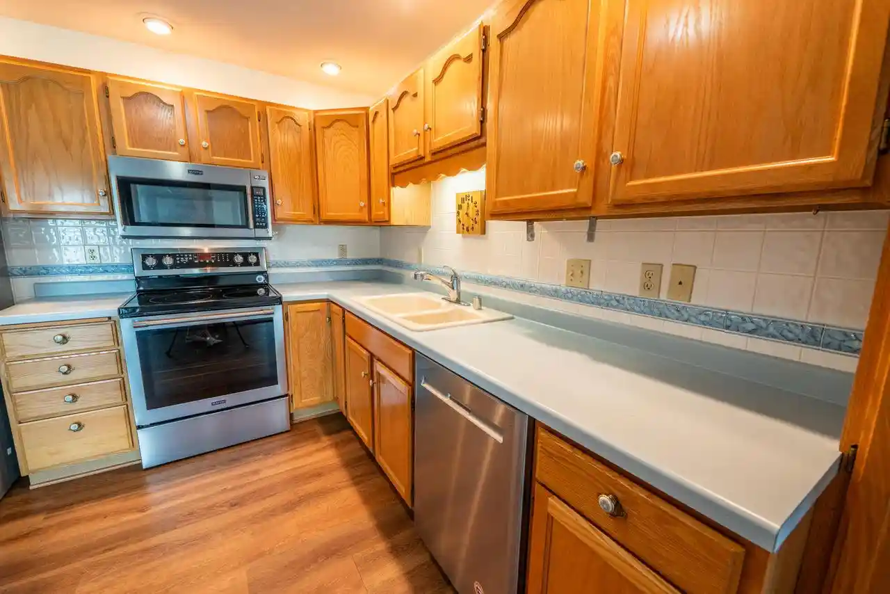5th image of 715 Canterberry Court Court #212, West Bend, WI 53090 | MLS# 1974769