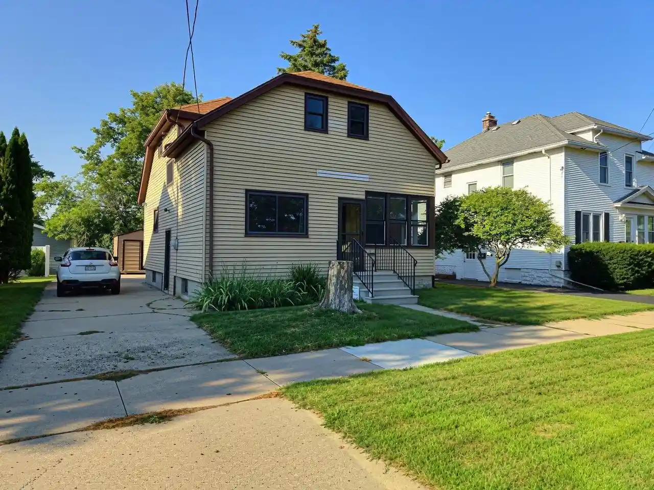 1st image of 806 W 8th Avenue Avenue, Oshkosh, WI 54902 | MLS# 50330405