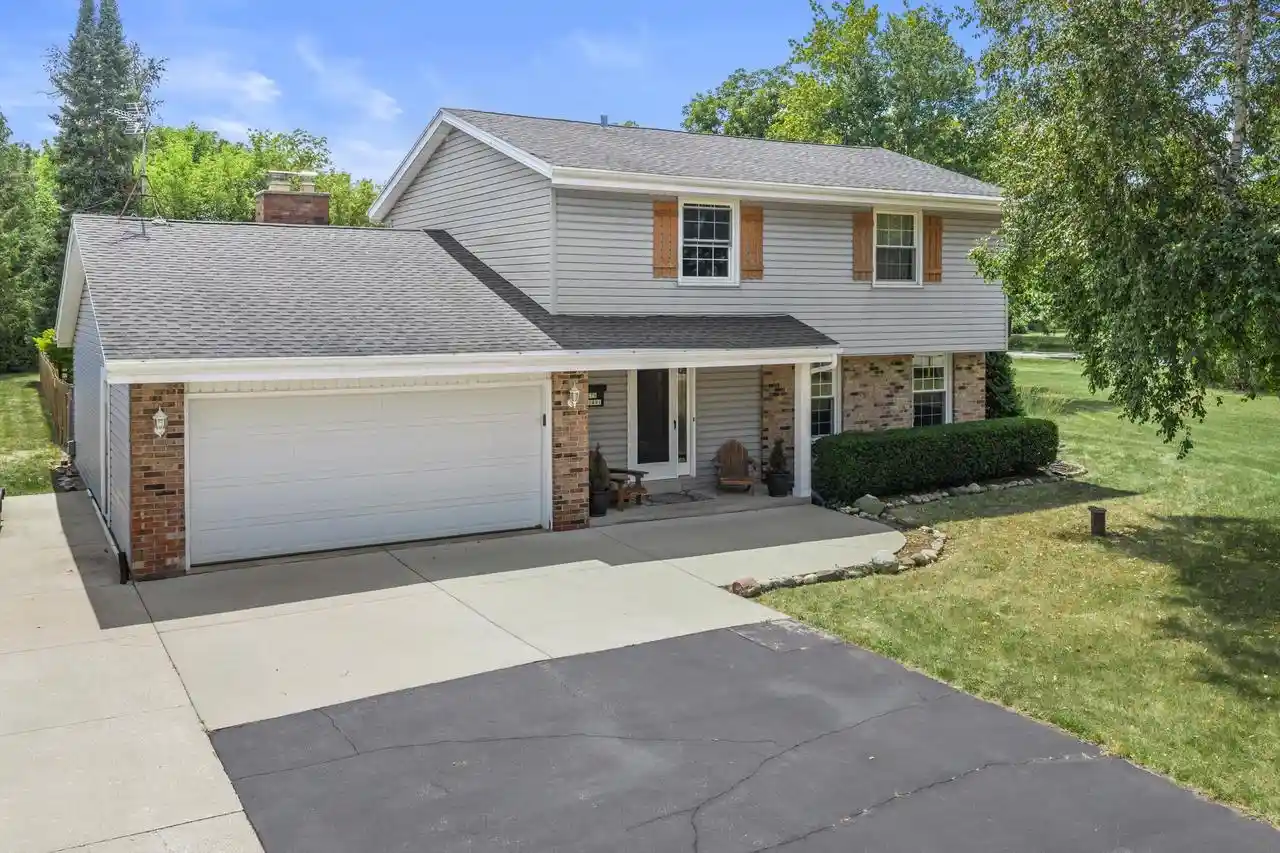 Photo 1 of Single family home for sale at S79w31491 Green Meadows Dr Dr, Mukwonago, WI 53149 | MLS# 1974784 | Listing updated on 2026-08-31