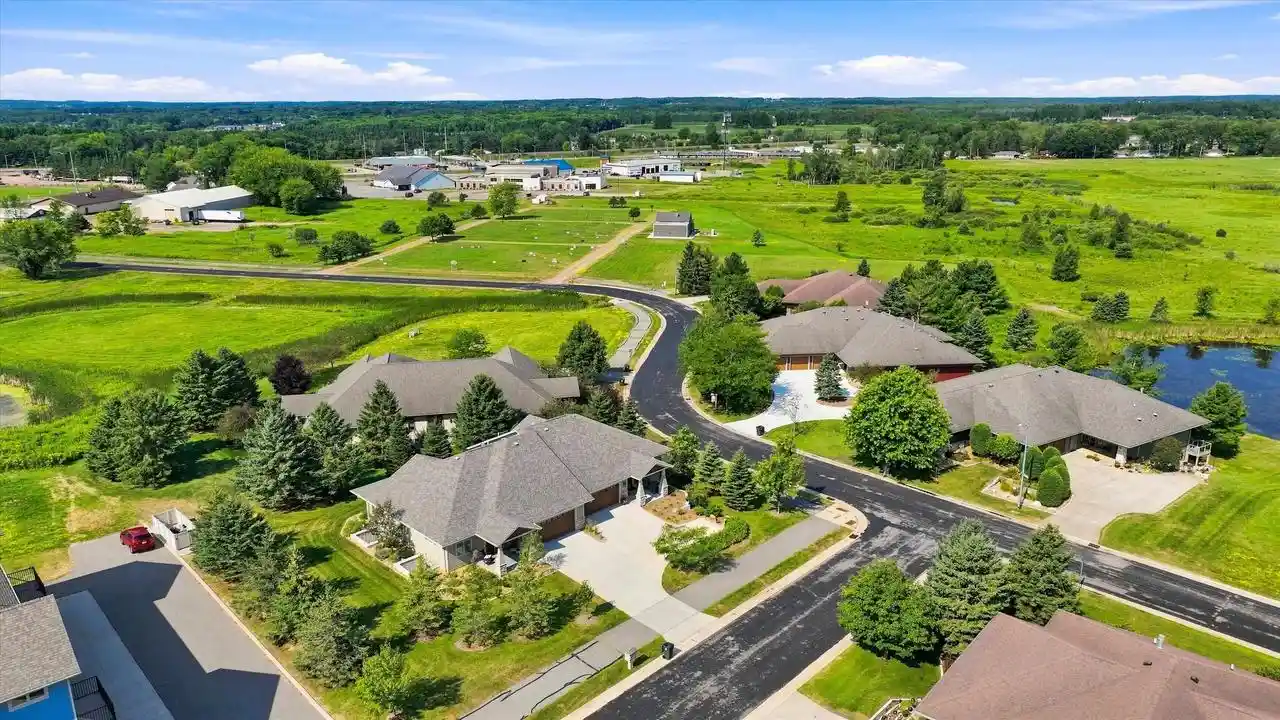 3rd image of 1110 Wildflower Dr Dr, Marshfield, WI 54449 | MLS# 22603759