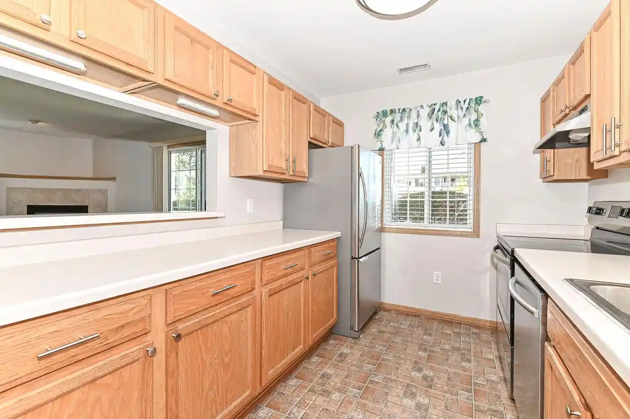 5th image of 7122 Fieldview Dr Dr, Mount Pleasant, WI 53406